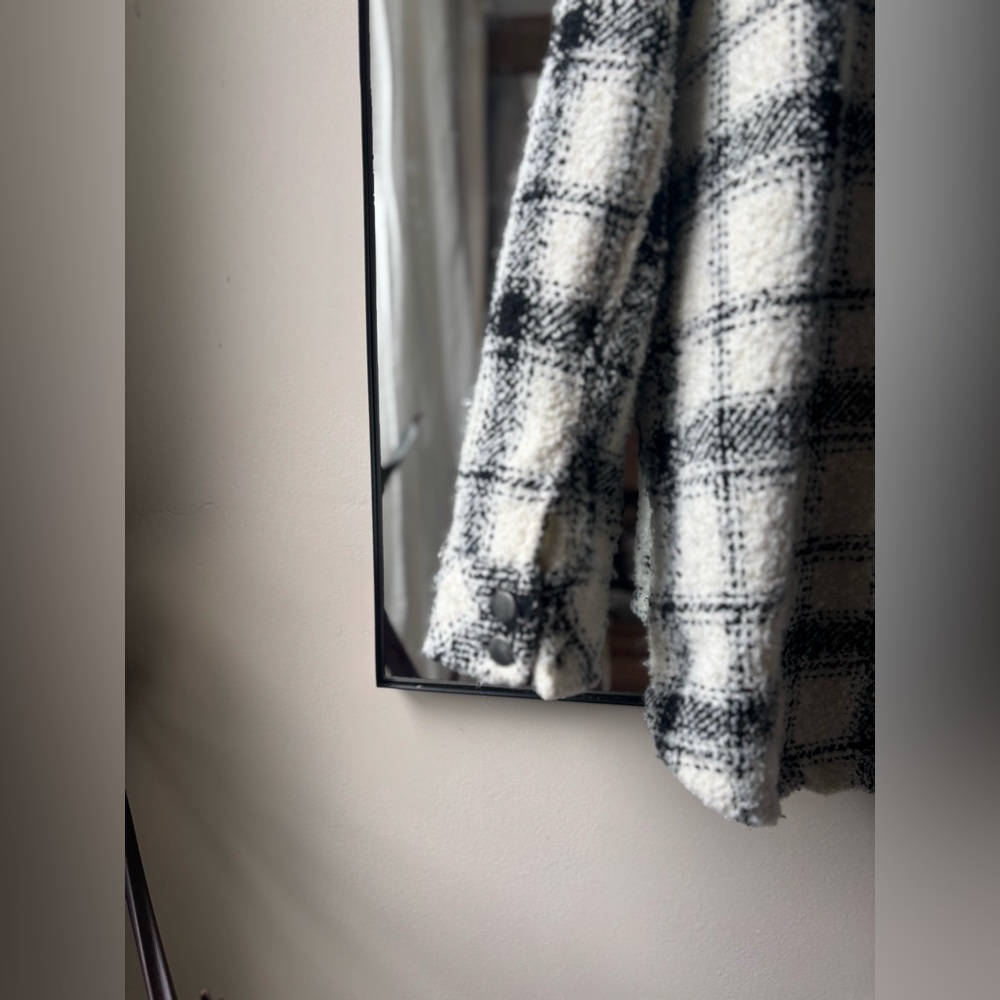 COMO VINTAGE | plaid shacket | size medium - Picture 6 of 6